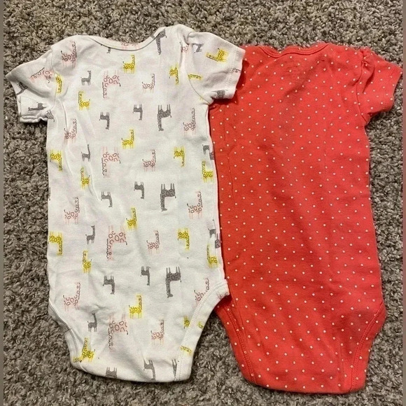 Carter’s onesie bundle | Size 12m - Picture 2 of 3